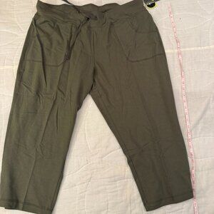 Athletic Works Core Knit Capri Leggings – Size XXL (20)